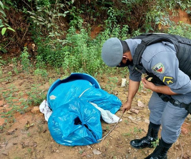 Not Cias Corpo De Homem Marcas De Perfura O De Faca Encontrado