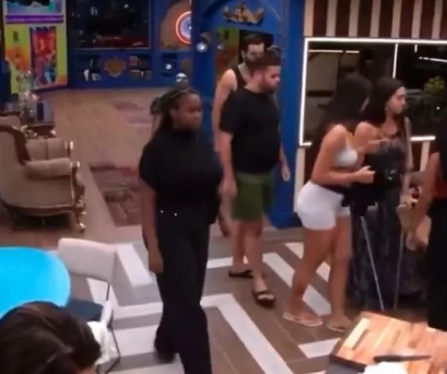 Not Cias Giovanna Do Bbb Quebra O P Durante A Festa E Ficar