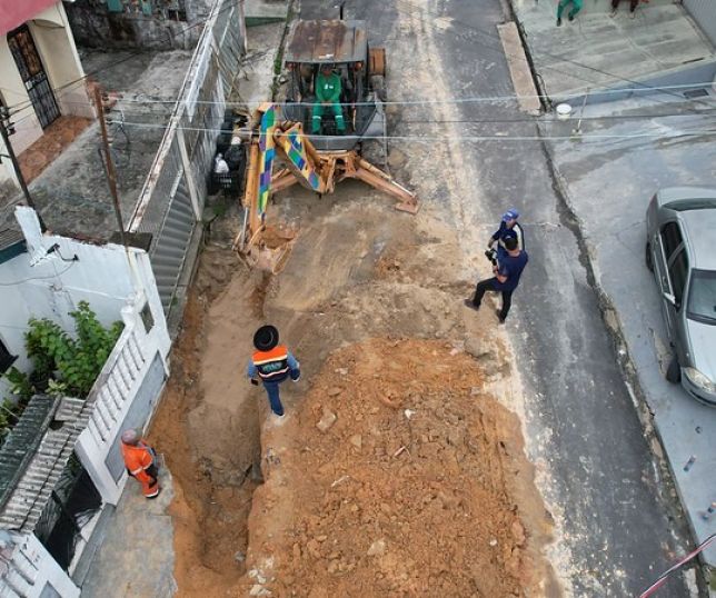 Notícias Gestão David Almeida recupera rede de drenagem no bairro